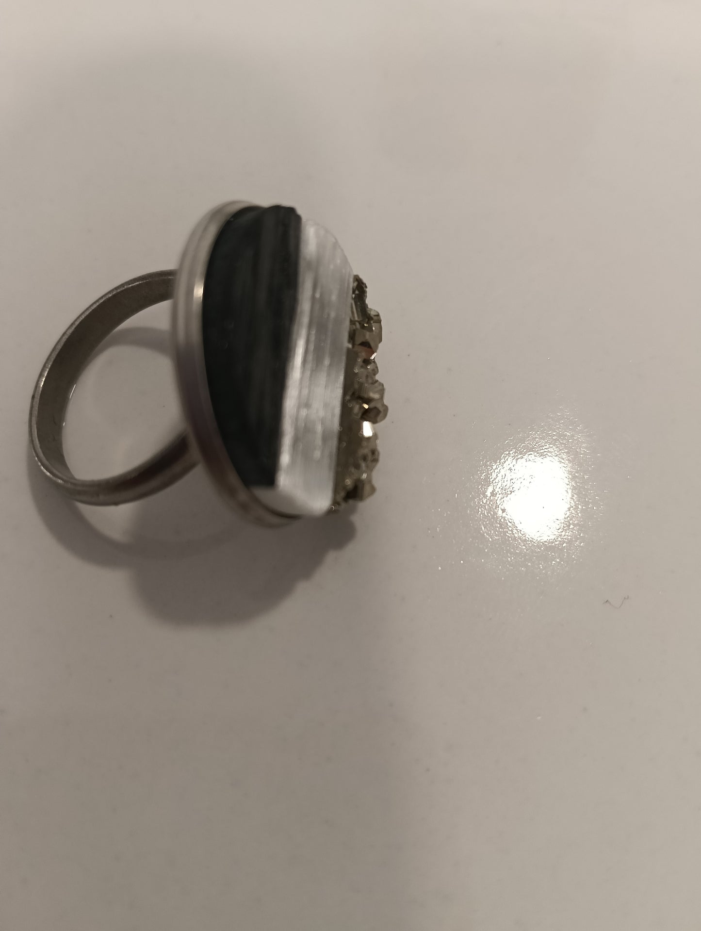 Anillo ajustable de acero ( turmanila,selenita y pirita)