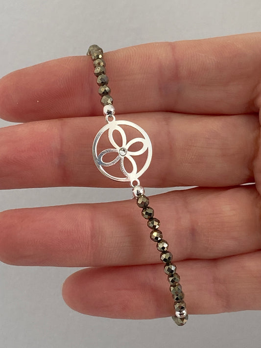Pulsera de plata, pirita con el sigilo de la abundancia.