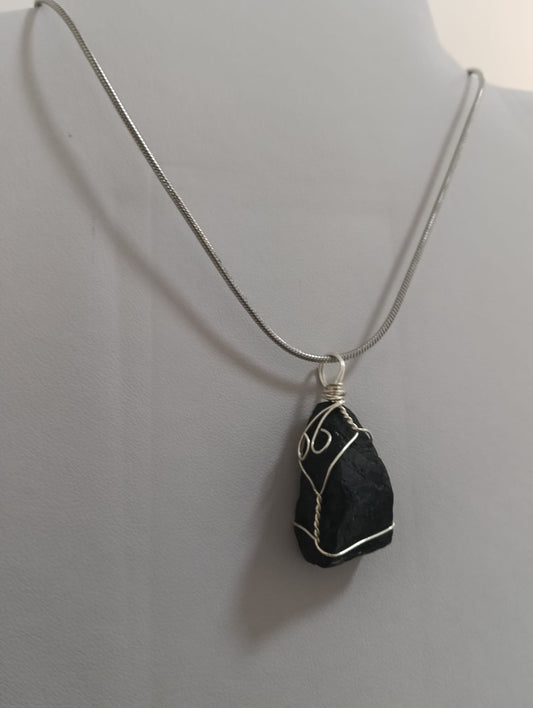 Conjunto con chorlo turmalina negra
