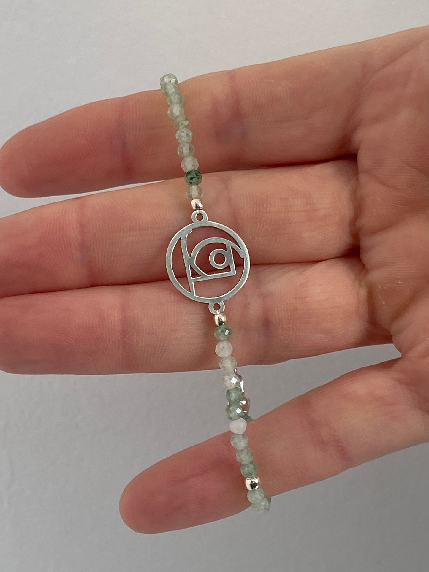 Pulsera En Plata Sigilo De La Salud Con Jade Verde