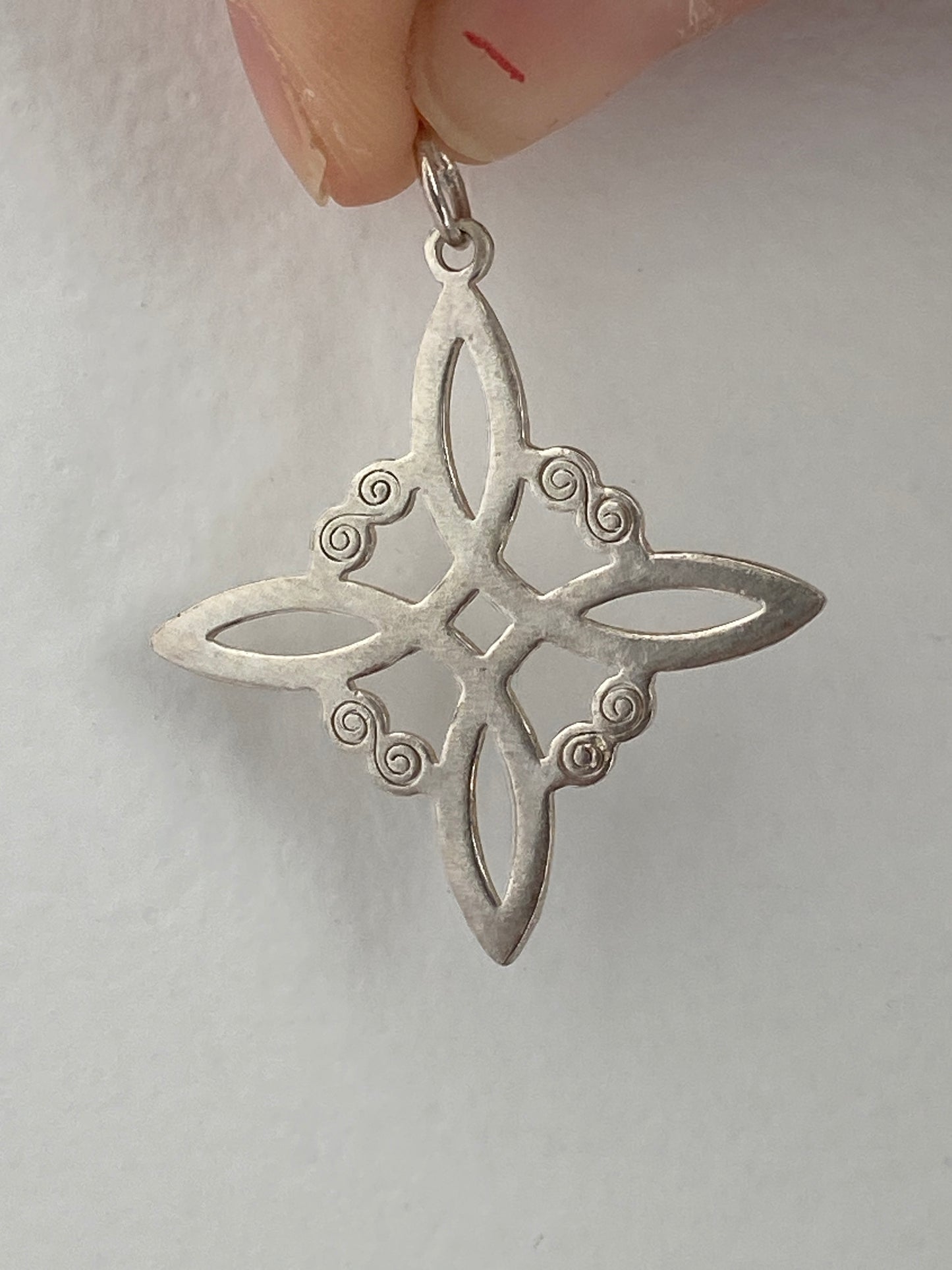 Colgante Plata Nudo De Bruja XL