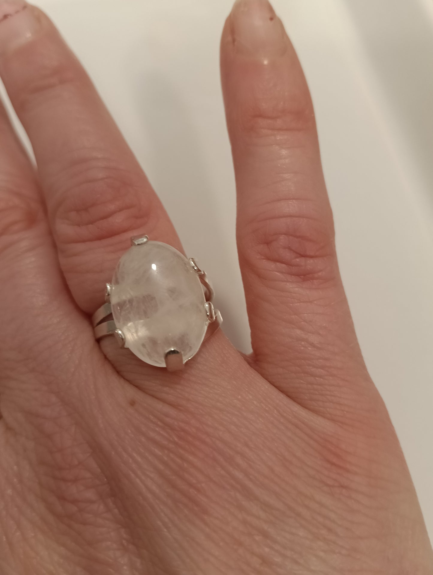 Anillo en plata ajustable cuarzo blanco 🤍