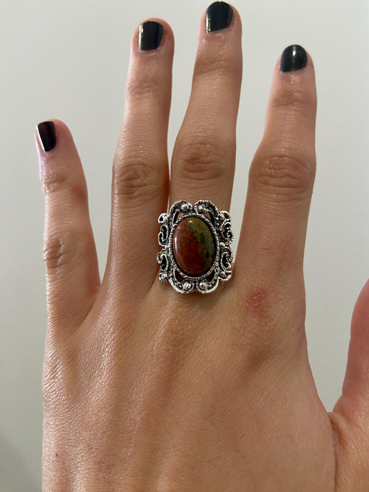 Anillo ajustable con piedra natural unakita.